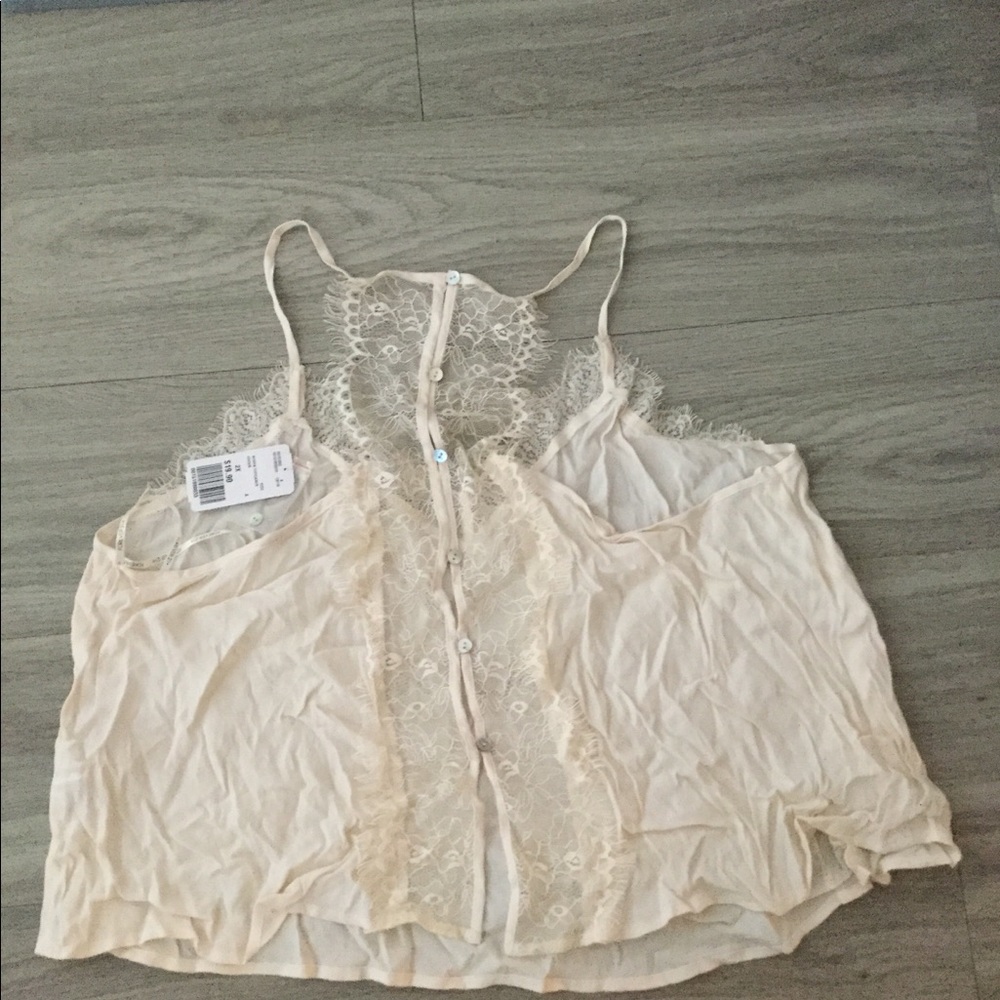 Brand new lacy top!